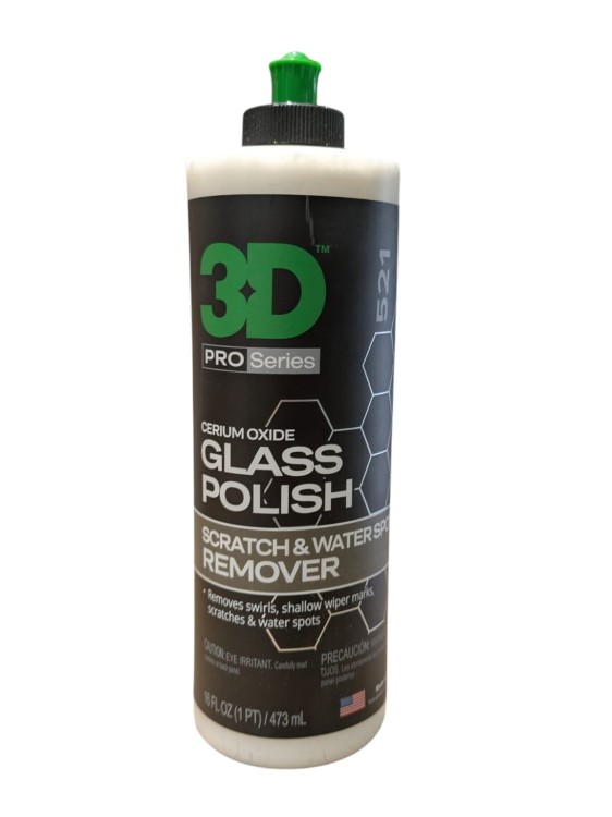 3D Glass Polish to wysokiej jakości środek do polerowania szkła, stworzony z myślą o skutecznym usuwaniu zarysowań, śladów po wycieraczkach, osadów z wody i zawirowań z szyb samochodowych.